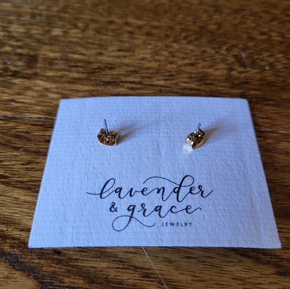 Lavender & Grace 18k Gold Plated Earrings NWOT - Picture 4 of 6